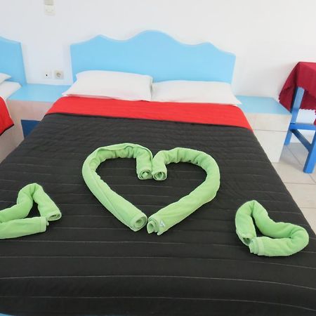 Studios Apartments Perivolos ภายนอก รูปภาพ